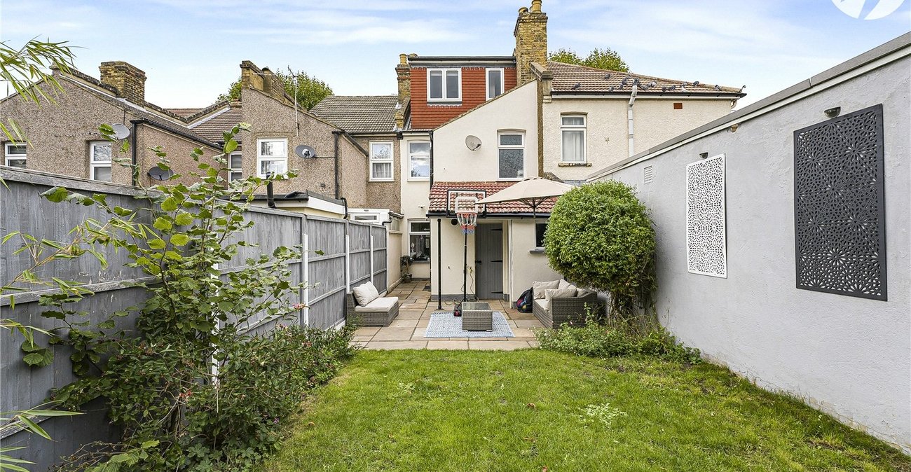 3 bedroom house for sale in Dartford | Robinson Jackson