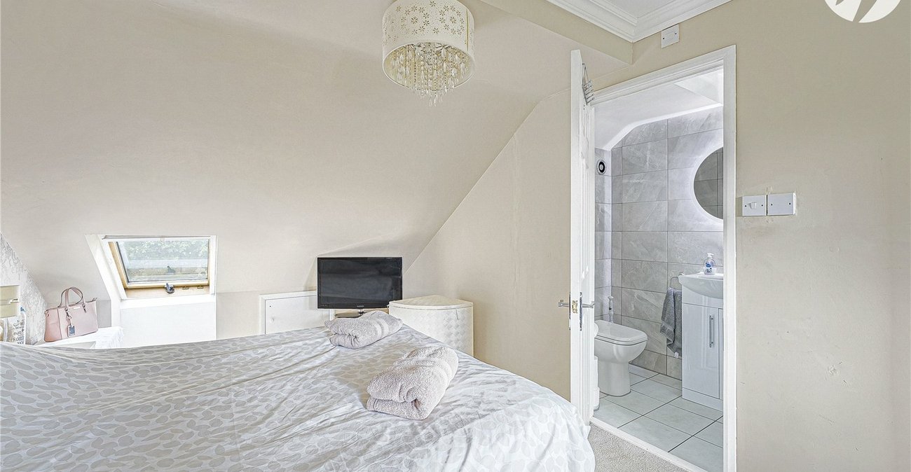 3 bedroom house for sale in Dartford | Robinson Jackson