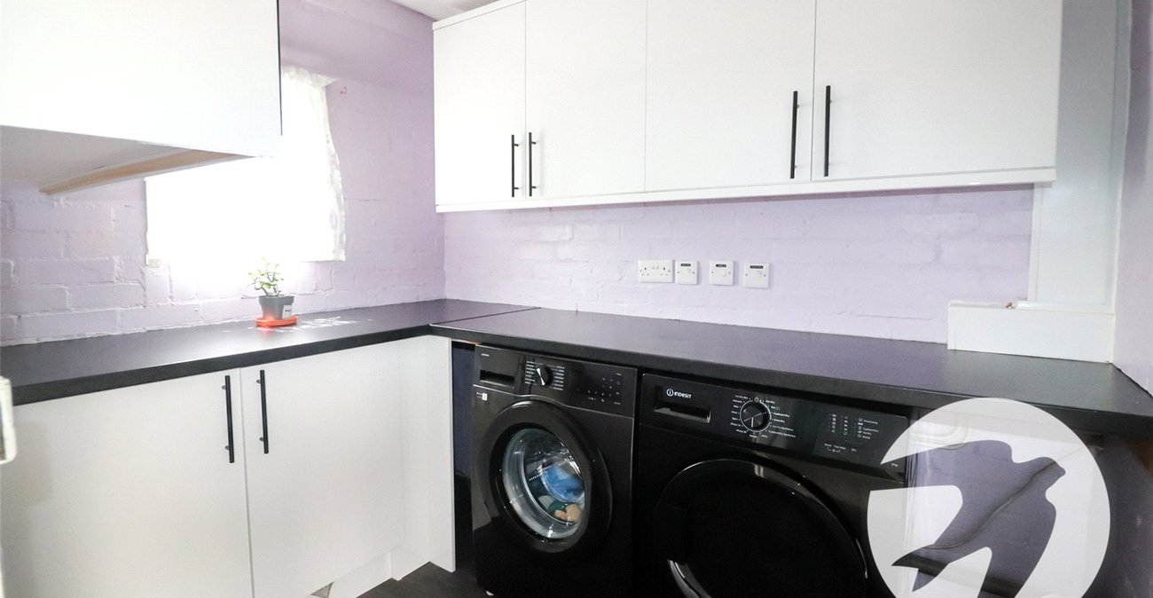 2 bedroom bungalow for sale in Erith | Robinson Jackson