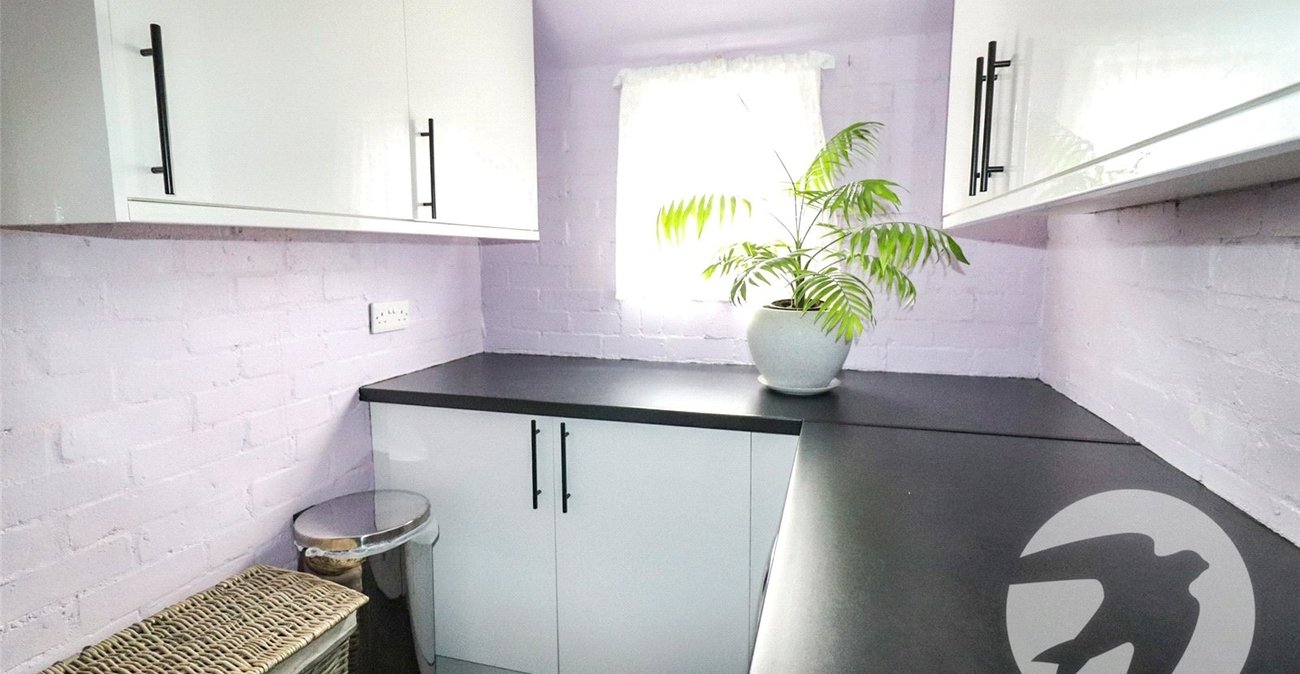 2 bedroom bungalow for sale in Erith | Robinson Jackson