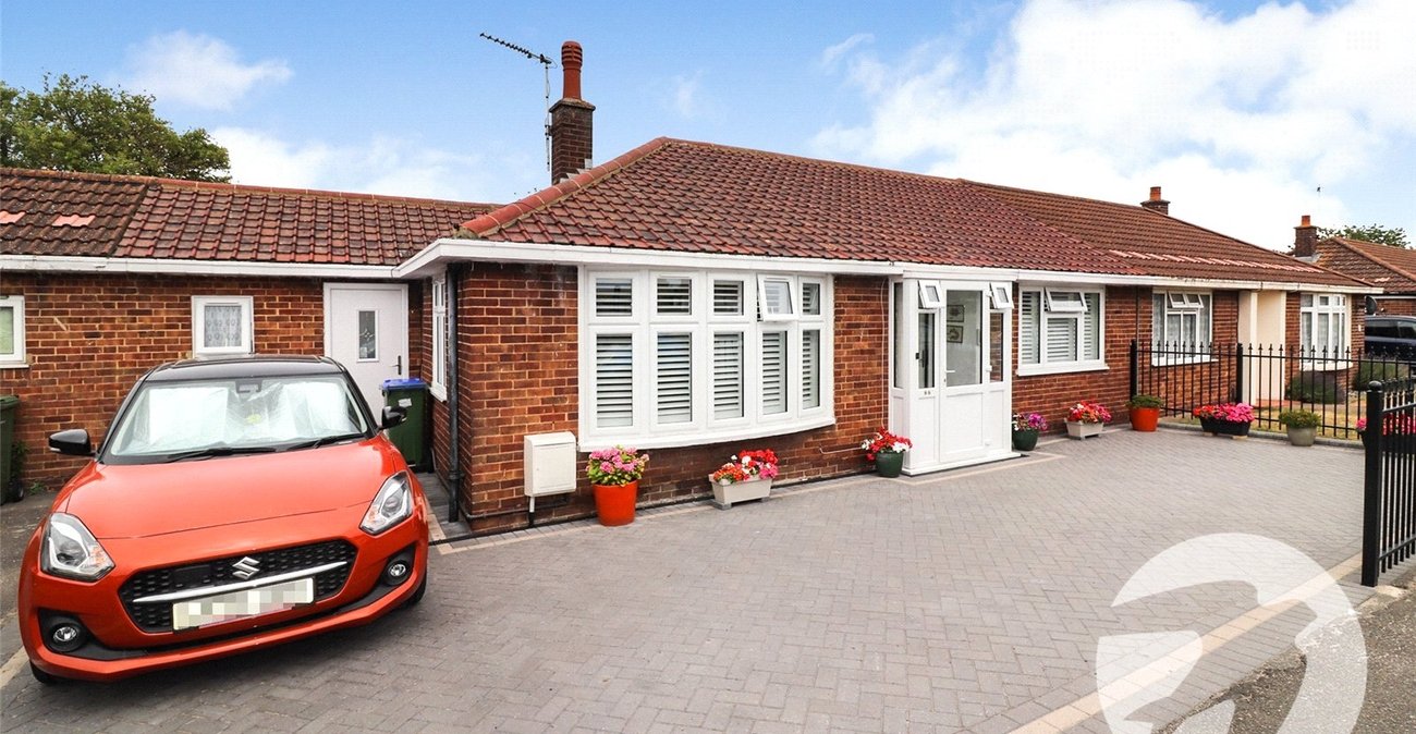2 bedroom bungalow for sale in Erith | Robinson Jackson