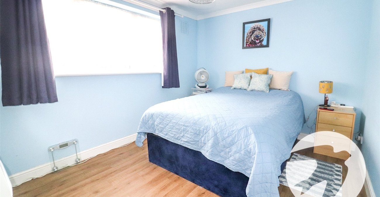 2 bedroom bungalow for sale in Erith | Robinson Jackson