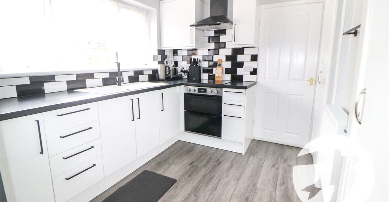 2 bedroom bungalow for sale in Erith | Robinson Jackson