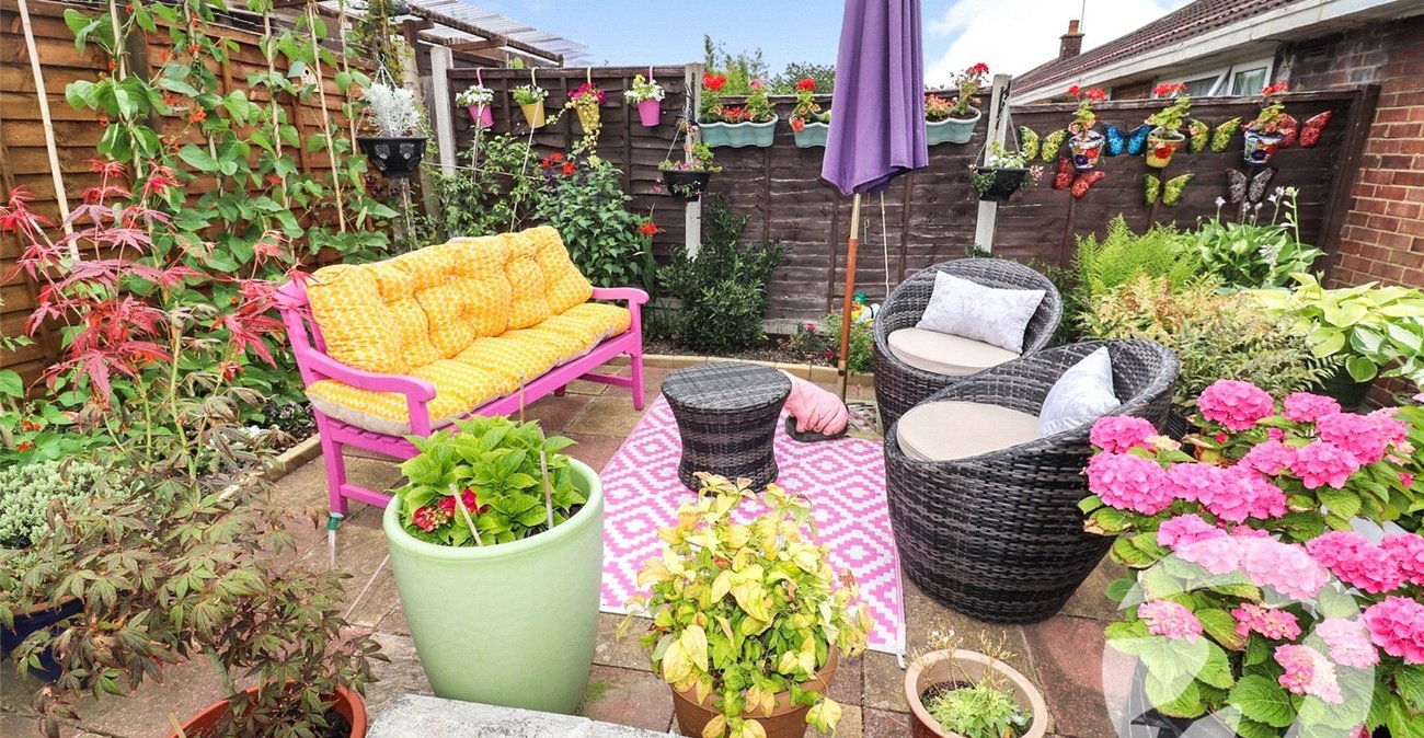 2 bedroom bungalow for sale in Erith | Robinson Jackson