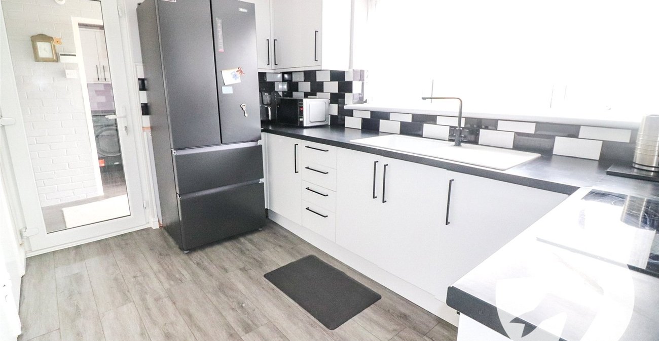2 bedroom bungalow for sale in Erith | Robinson Jackson