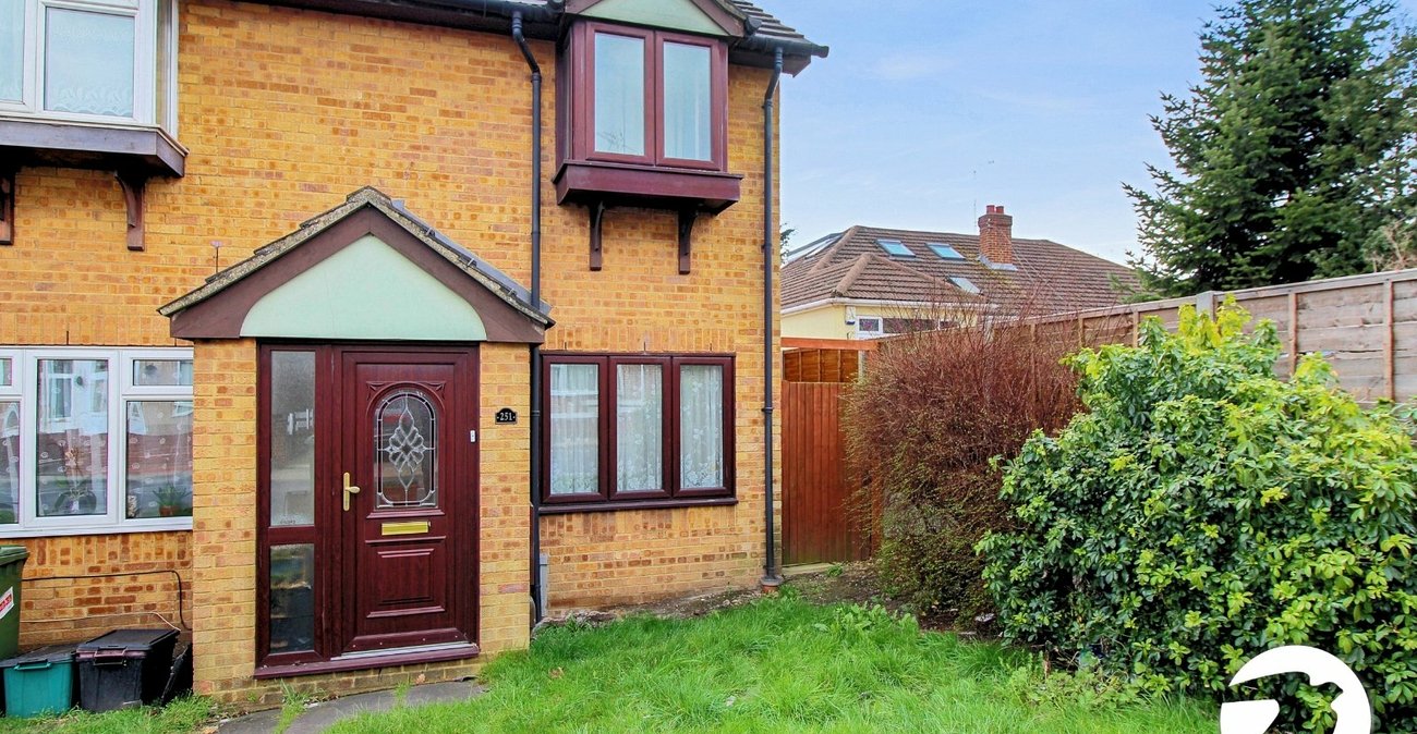 2 bedroom house for sale in Erith | Robinson Jackson