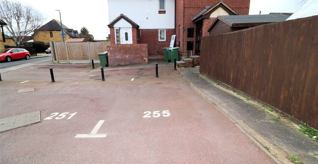 2 bedroom house for sale in Erith | Robinson Jackson