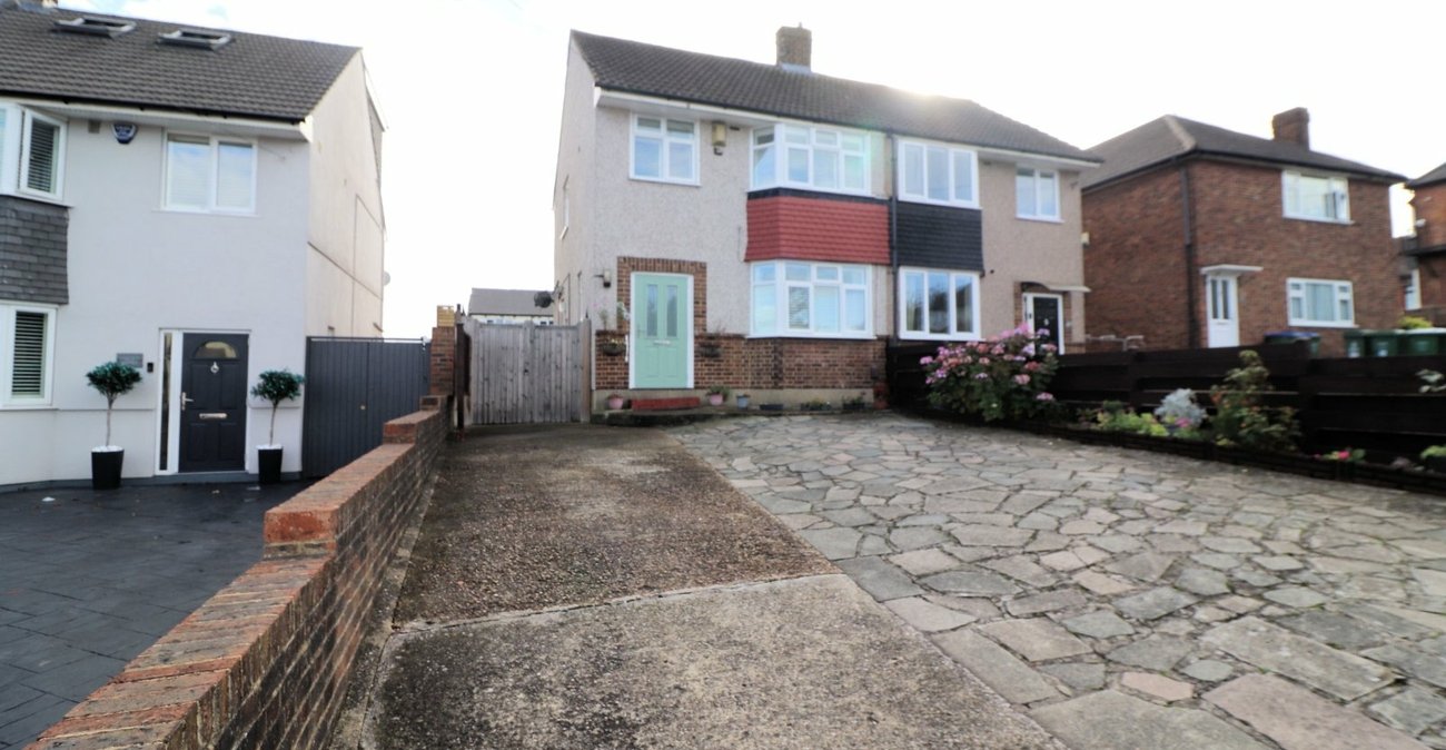 3 bedroom house for sale in Erith | Robinson Jackson