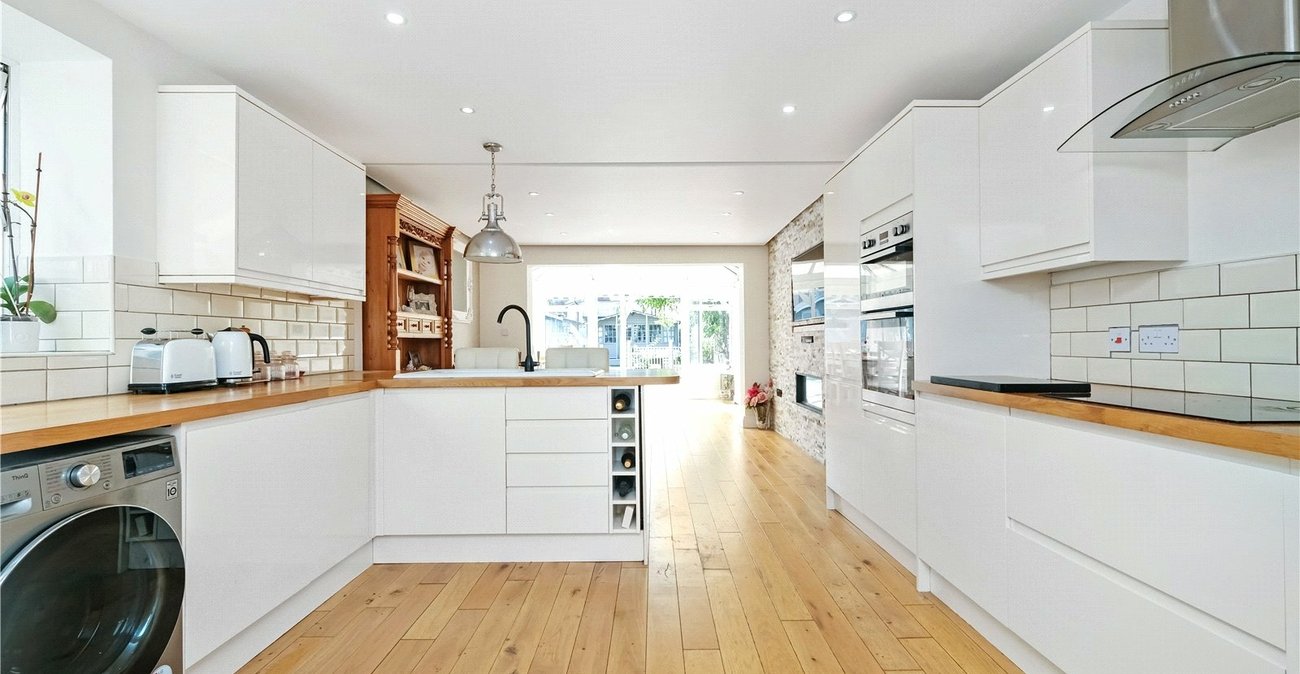 4 bedroom house for sale in Welling | Robinson Jackson