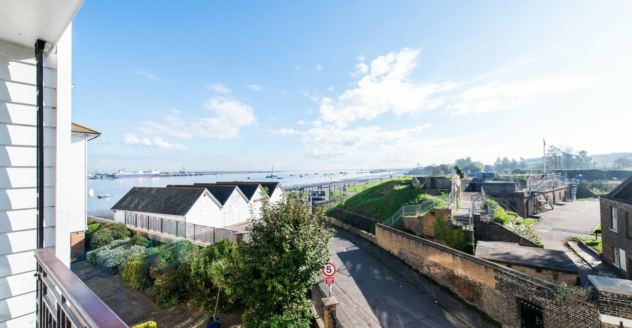 2 bedroom property for sale in Gravesend | Robinson Michael & Jackson