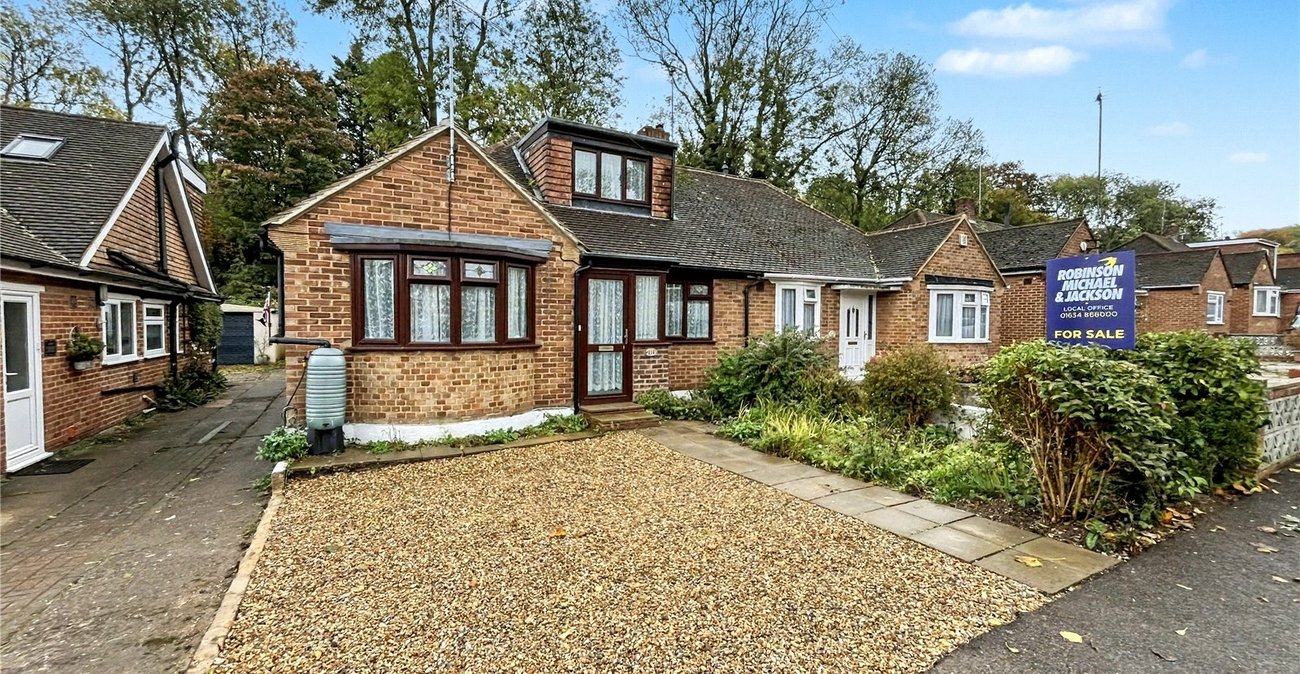 4 bedroom bungalow for sale in Davis Estate | Robinson Michael & Jackson