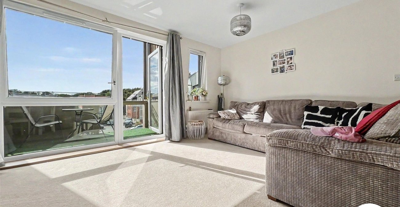 1 bedroom property for sale in Elliotts Way | Robinson Michael & Jackson