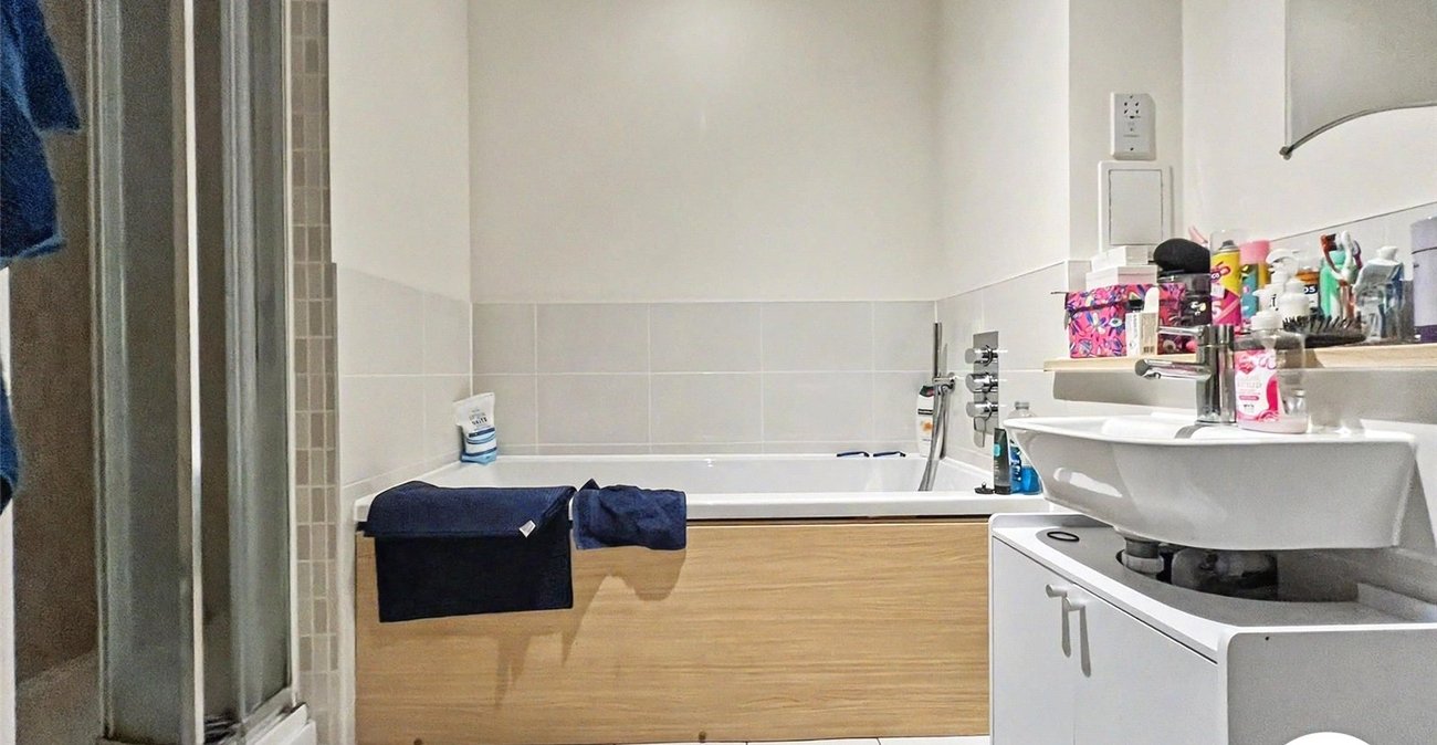 1 bedroom property for sale in Elliotts Way | Robinson Michael & Jackson