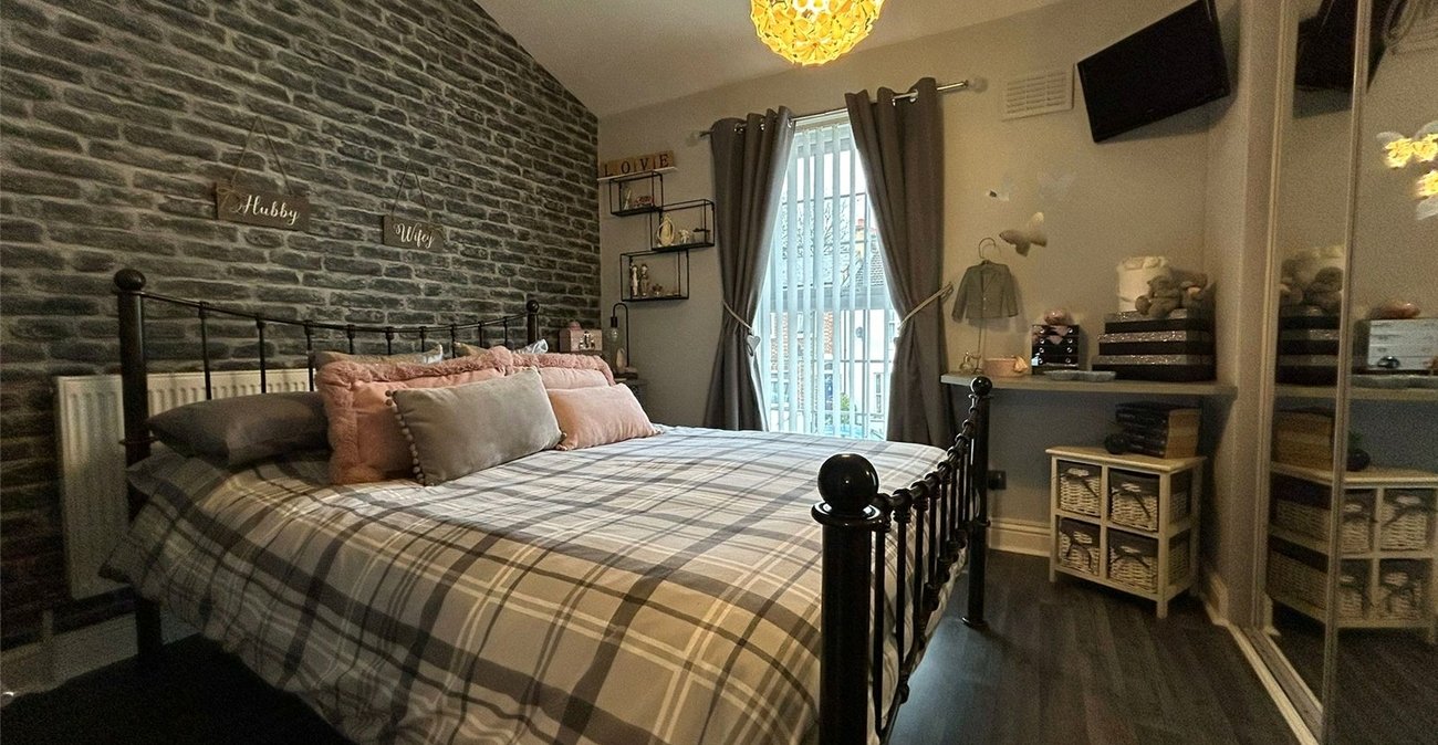 2 bedroom house for sale in Woolwich | Robinson Jackson