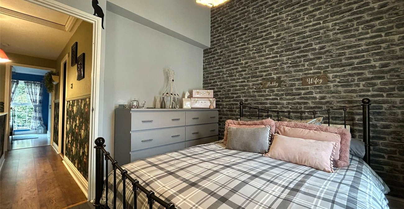 2 bedroom house for sale in Woolwich | Robinson Jackson