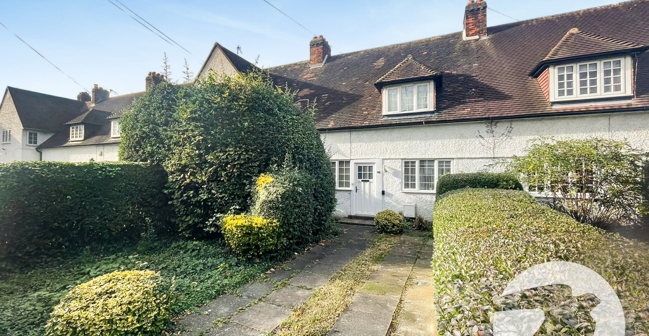 3 bedroom house for sale in London | Robinson Jackson