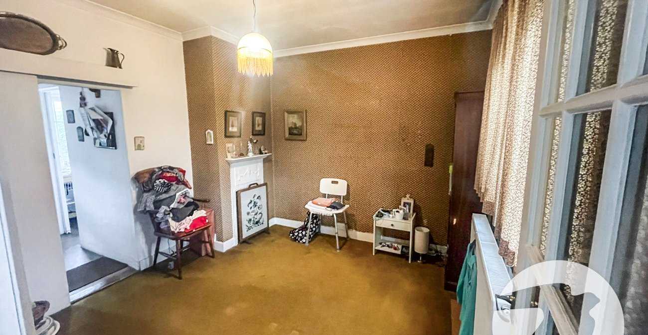 3 bedroom house for sale in London | Robinson Jackson