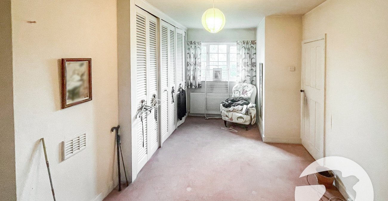 3 bedroom house for sale in London | Robinson Jackson