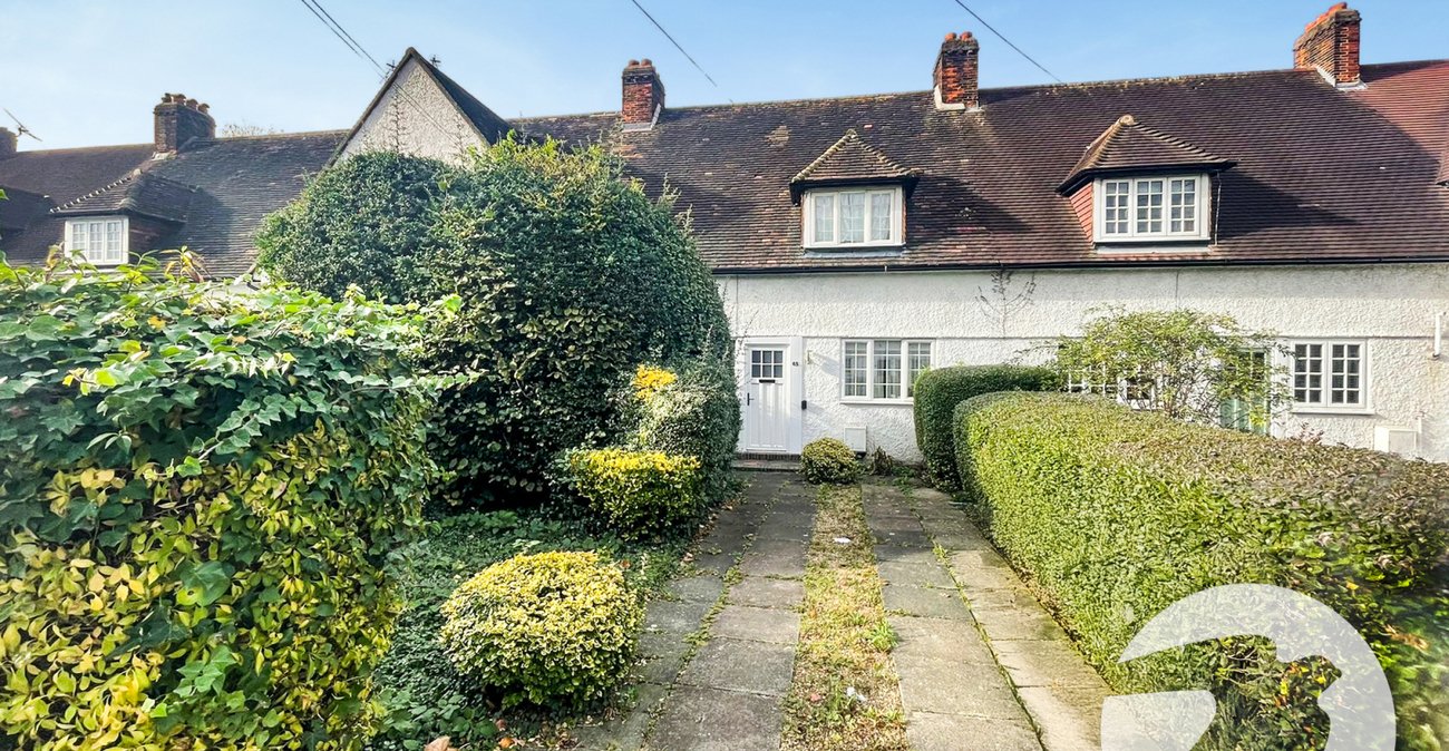 3 bedroom house for sale in London | Robinson Jackson