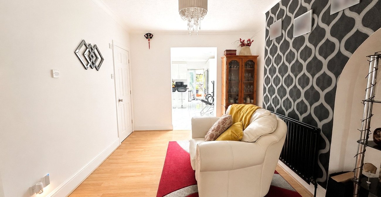 3 bedroom house for sale in London | Robinson Jackson