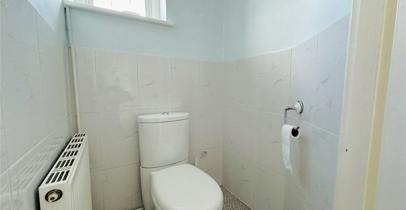 3 bedroom house for sale in London | Robinson Jackson