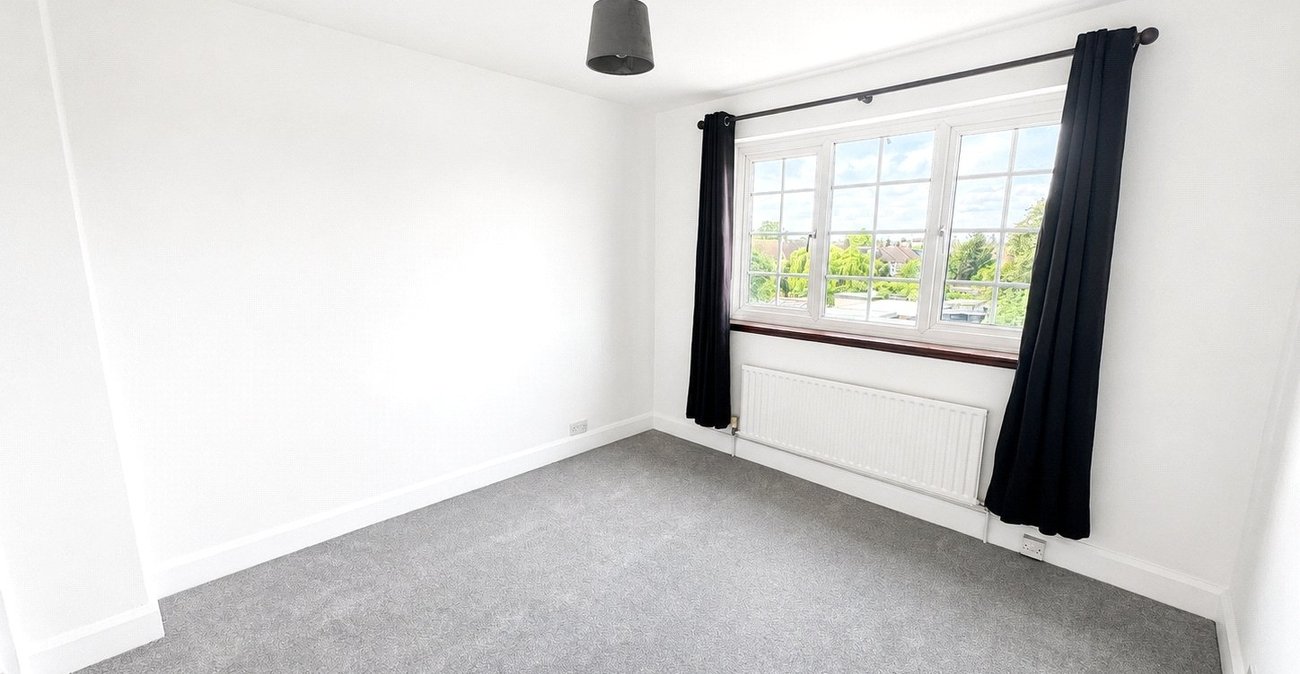 3 bedroom house for sale in London | Robinson Jackson