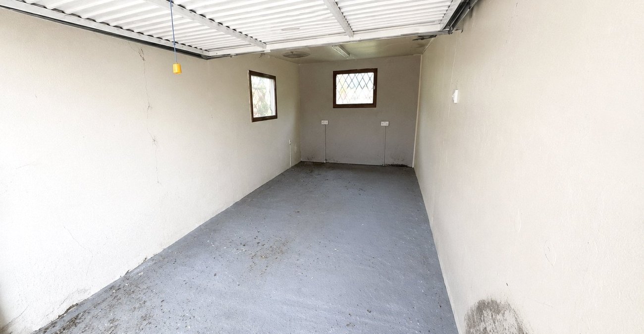 3 bedroom house for sale in London | Robinson Jackson