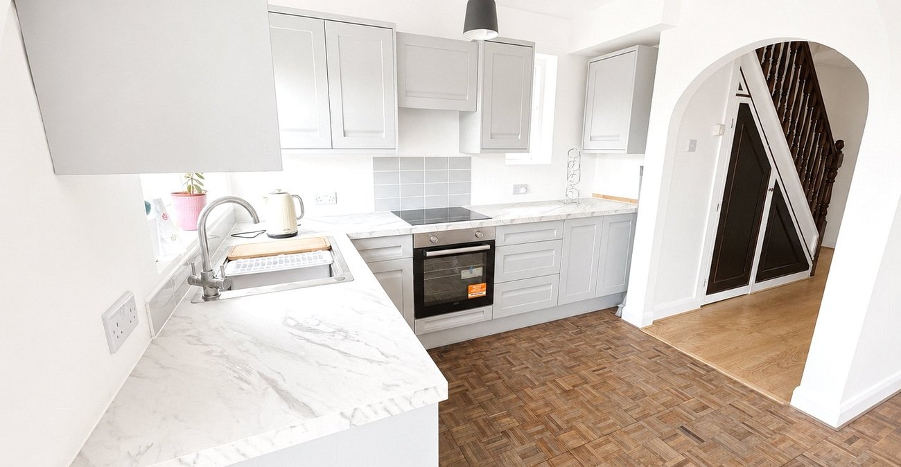 3 bedroom house for sale in London | Robinson Jackson