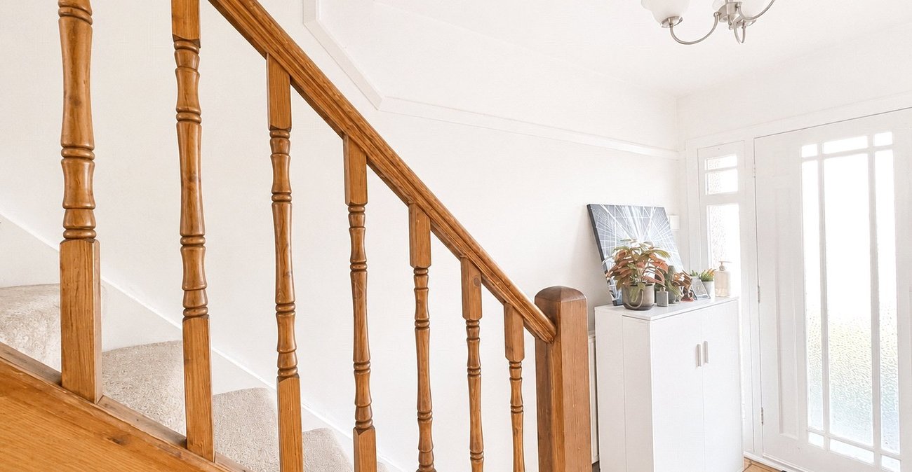 3 bedroom house for sale in London | Robinson Jackson