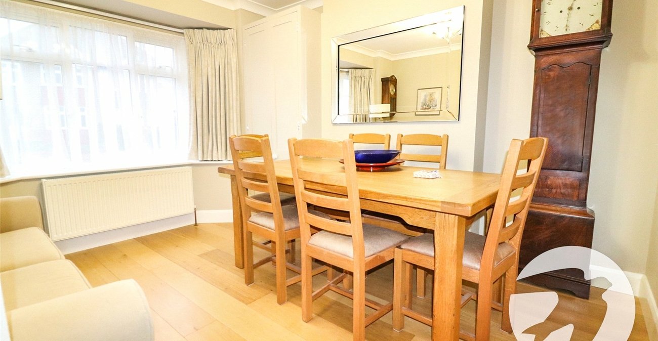 2 bedroom bungalow for sale in Bexleyheath | Robinson Jackson