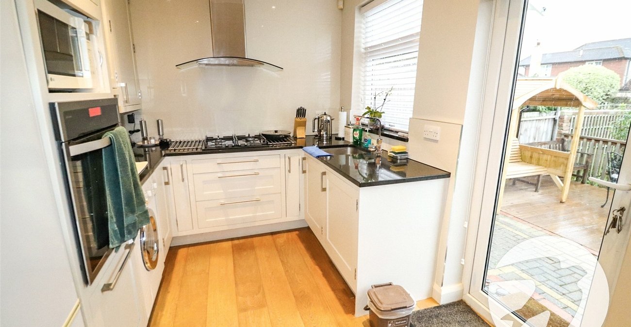 2 bedroom bungalow for sale in Bexleyheath | Robinson Jackson
