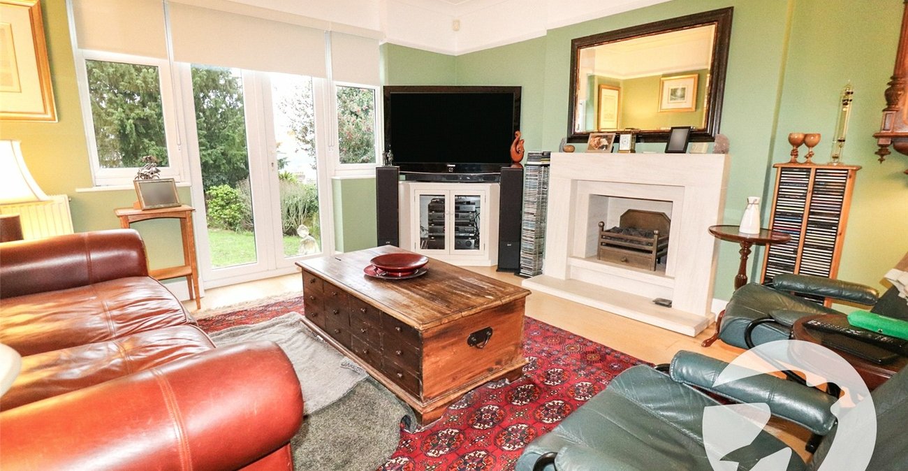 2 bedroom bungalow for sale in Bexleyheath | Robinson Jackson