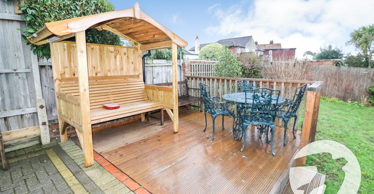 2 bedroom bungalow for sale in Bexleyheath | Robinson Jackson