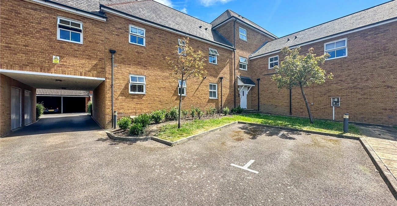 2 bedroom property for sale in Gillingham | Robinson Michael & Jackson
