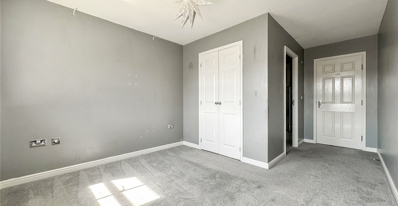 2 bedroom property for sale in Gillingham | Robinson Michael & Jackson