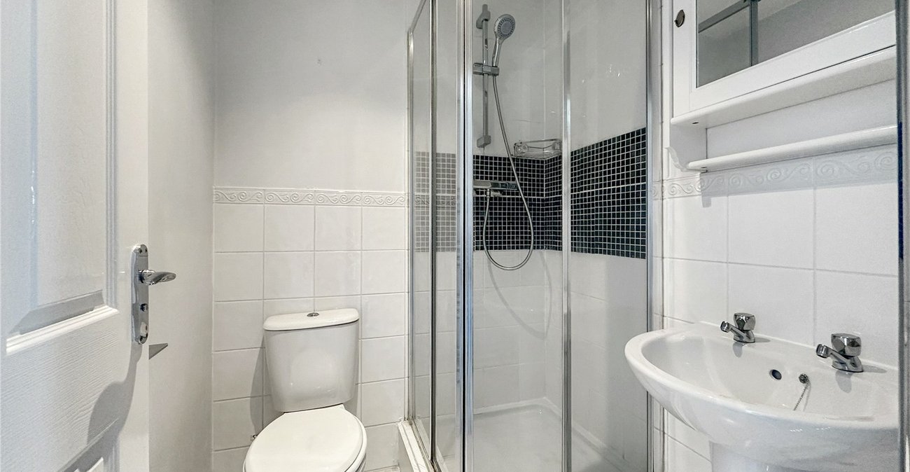 2 bedroom property for sale in Gillingham | Robinson Michael & Jackson