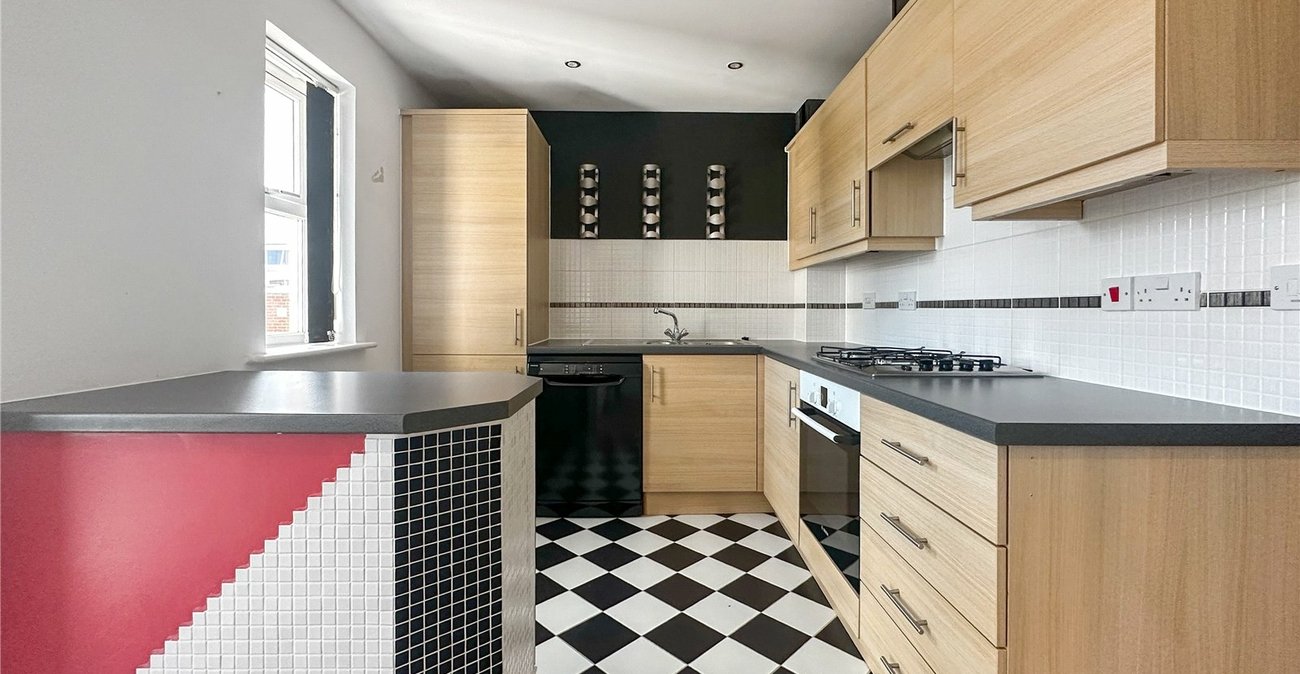 2 bedroom property for sale in Gillingham | Robinson Michael & Jackson