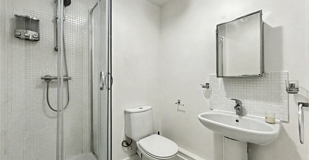 2 bedroom property for sale in Gillingham | Robinson Michael & Jackson