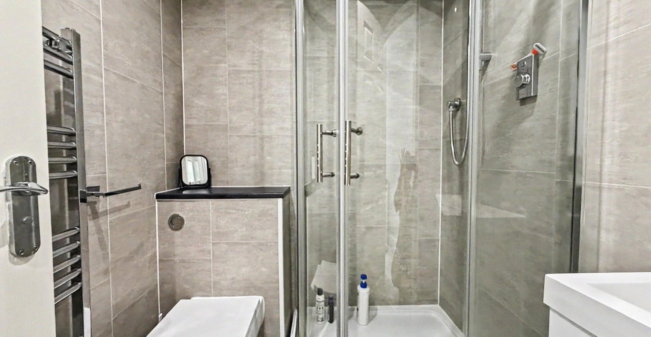 2 bedroom property for sale in Gillingham | Robinson Michael & Jackson
