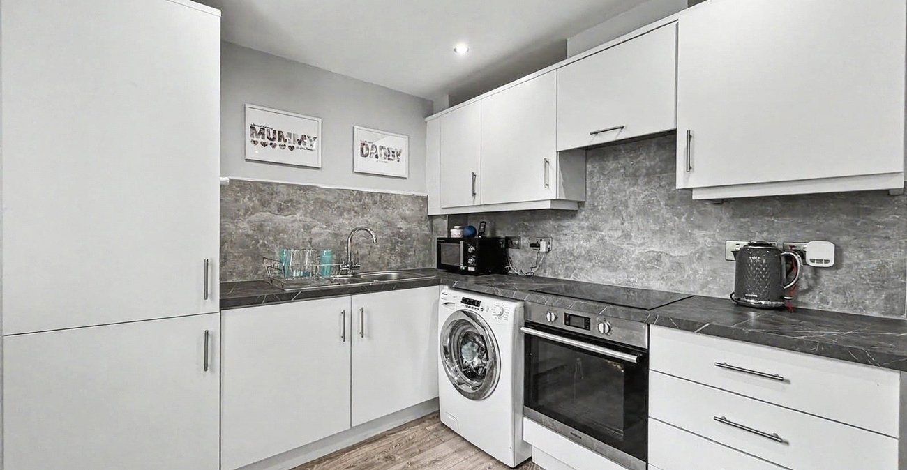 2 bedroom property for sale in Gillingham | Robinson Michael & Jackson