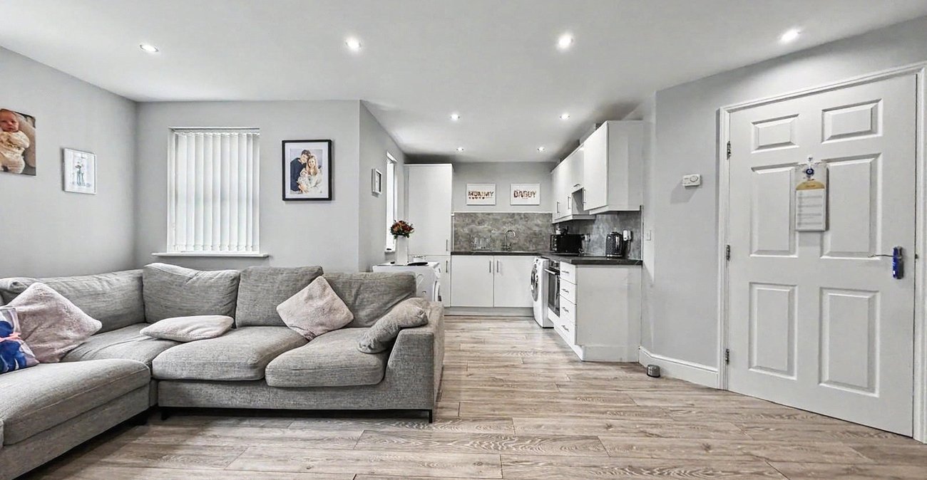 2 bedroom property for sale in Gillingham | Robinson Michael & Jackson