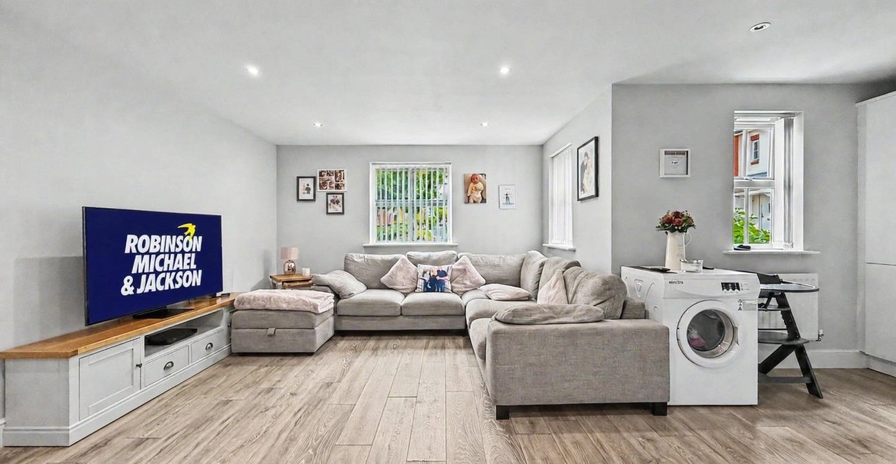2 bedroom property for sale in Gillingham | Robinson Michael & Jackson