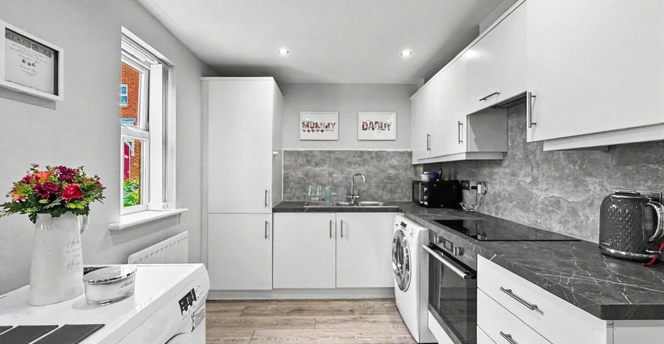 2 bedroom property for sale in Gillingham | Robinson Michael & Jackson