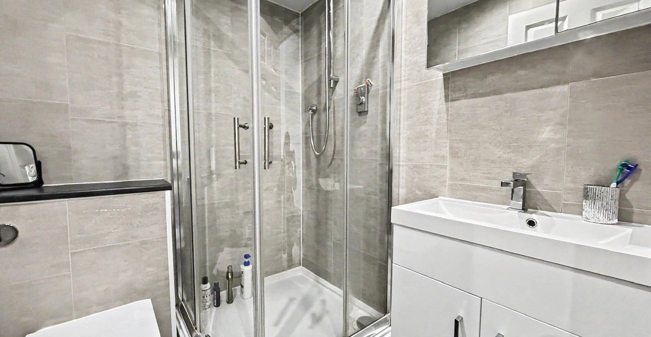 2 bedroom property for sale in Gillingham | Robinson Michael & Jackson