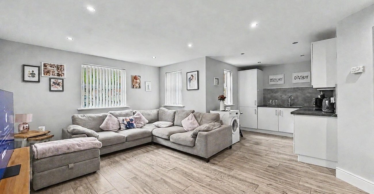 2 bedroom property for sale in Gillingham | Robinson Michael & Jackson