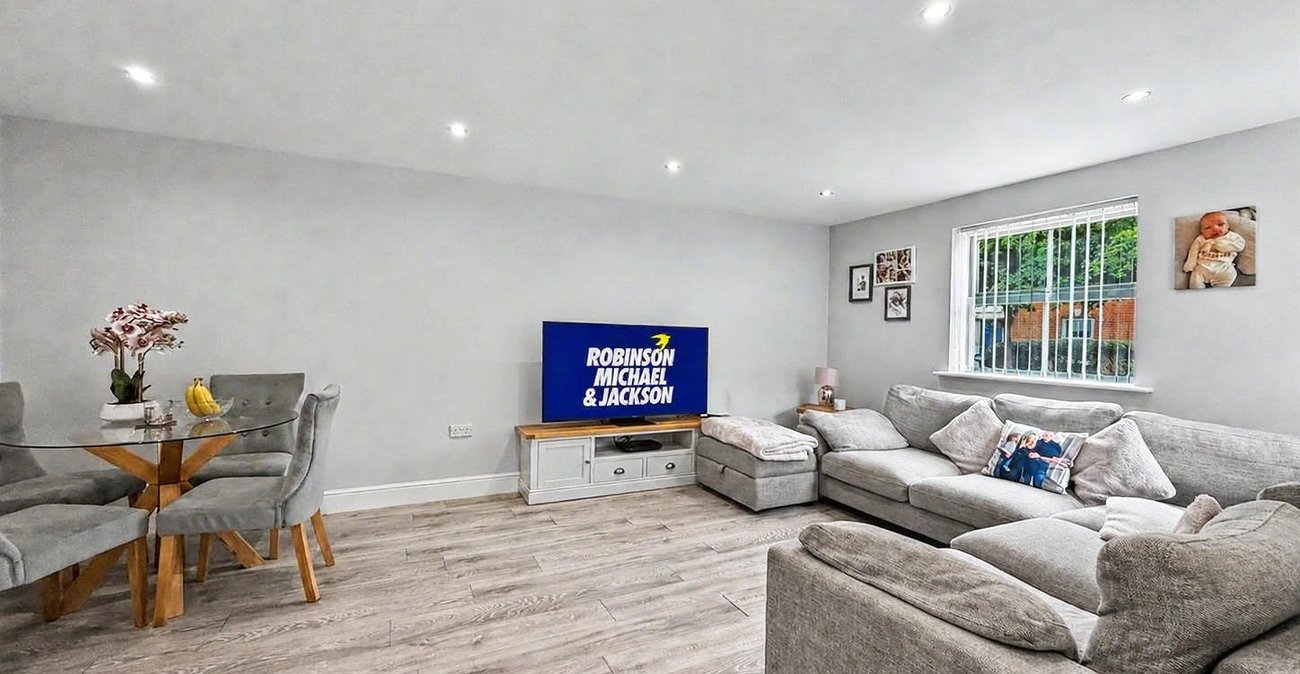 2 bedroom property for sale in Gillingham | Robinson Michael & Jackson