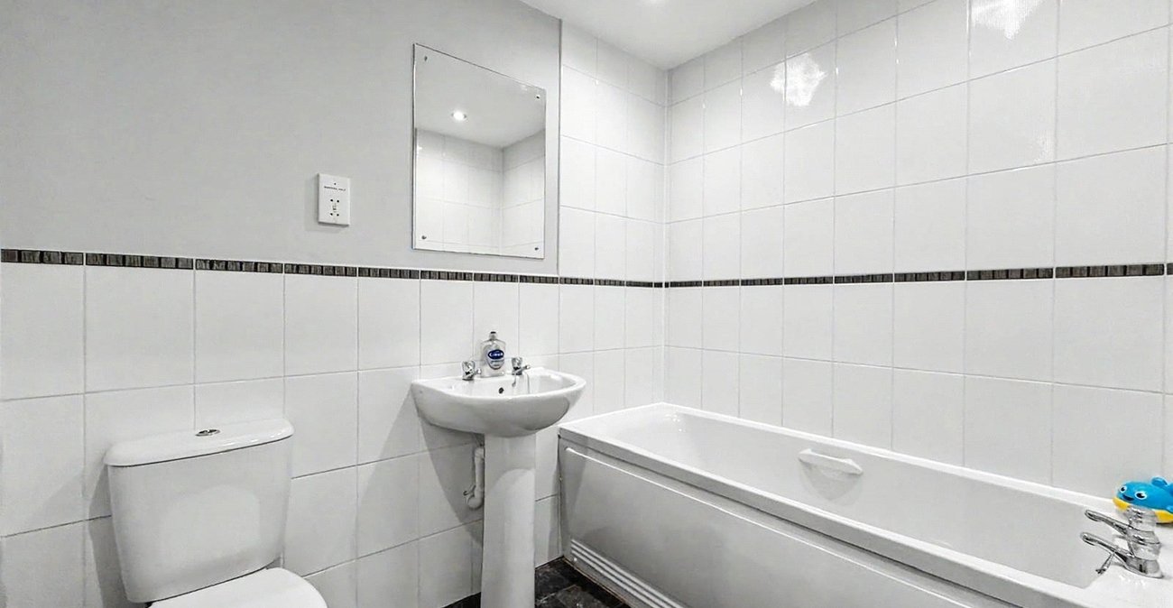 2 bedroom property for sale in Gillingham | Robinson Michael & Jackson