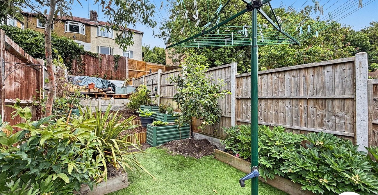 2 bedroom house for sale in Chatham | Robinson Michael & Jackson