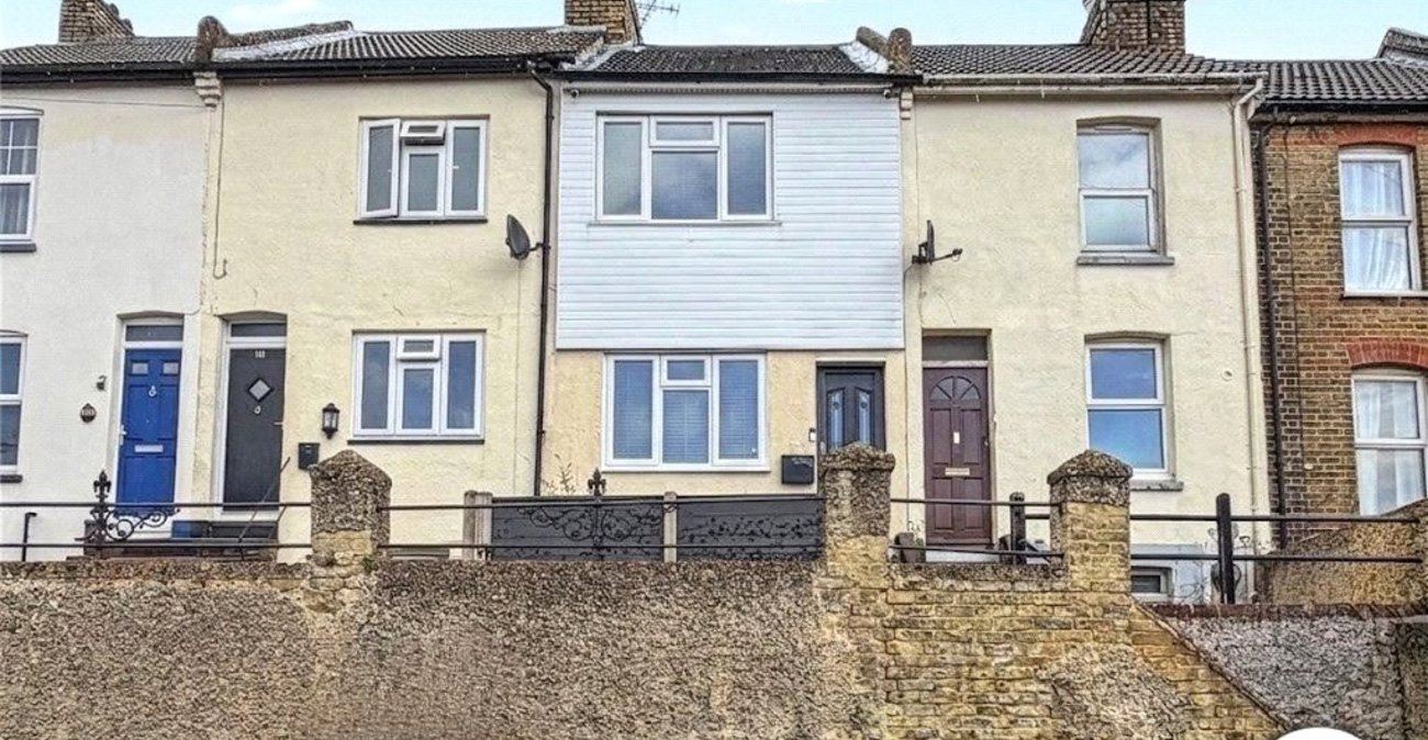 2 bedroom house for sale in Chatham | Robinson Michael & Jackson