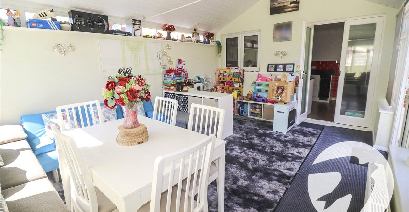 4 bedroom house for sale in Northumberland Heath | Robinson Jackson